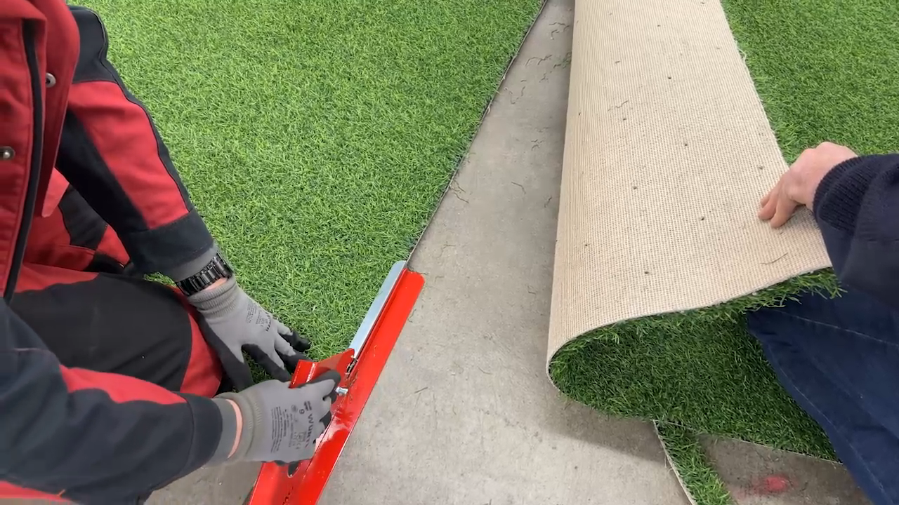 Artificial Grasscutter cutting grass