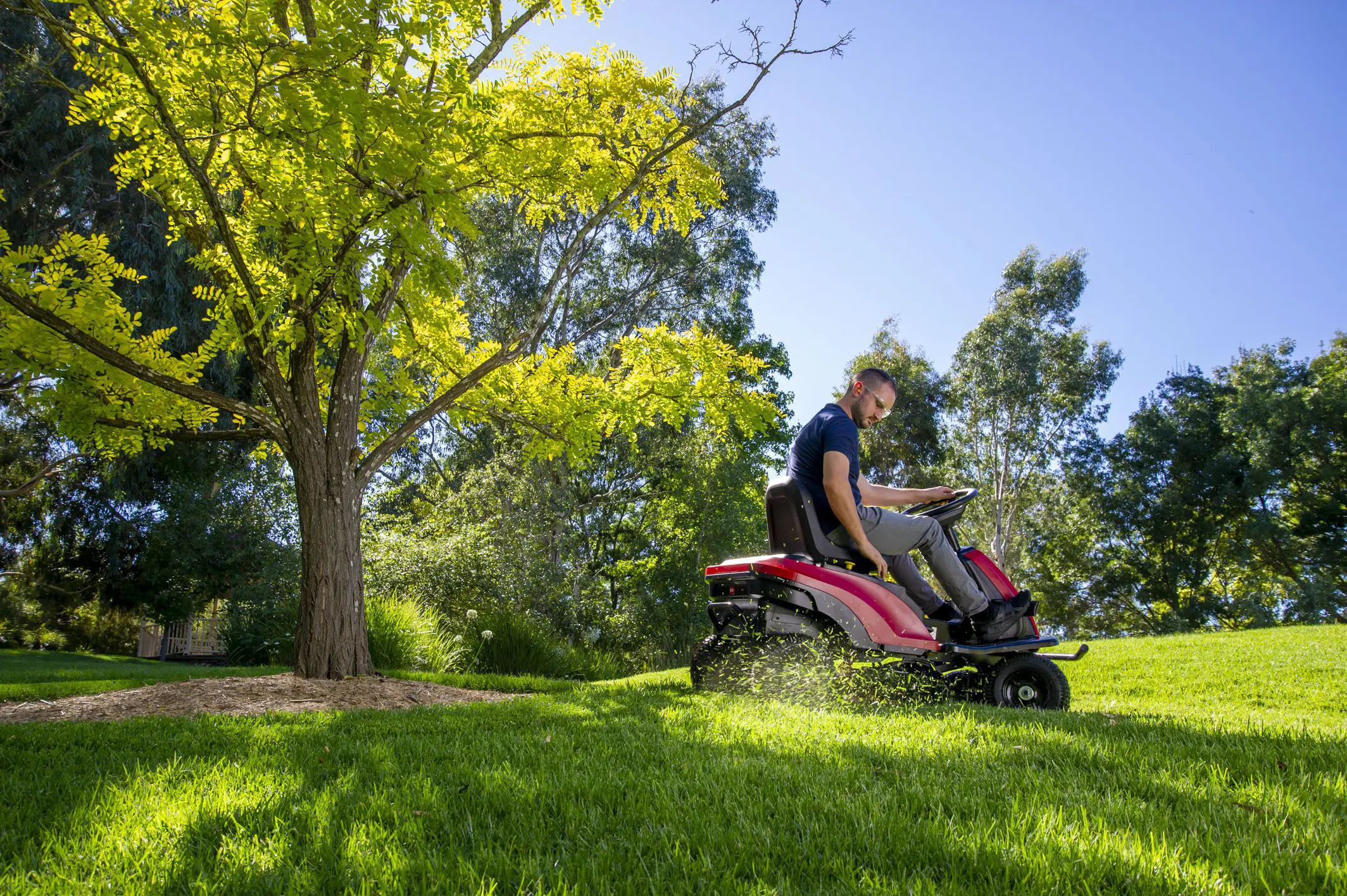 Ride on battery lawn mower outlet
