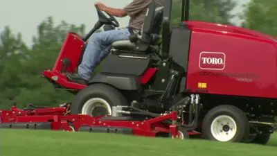 Toro® Groundsmaster® 4000-D – Easy Operation