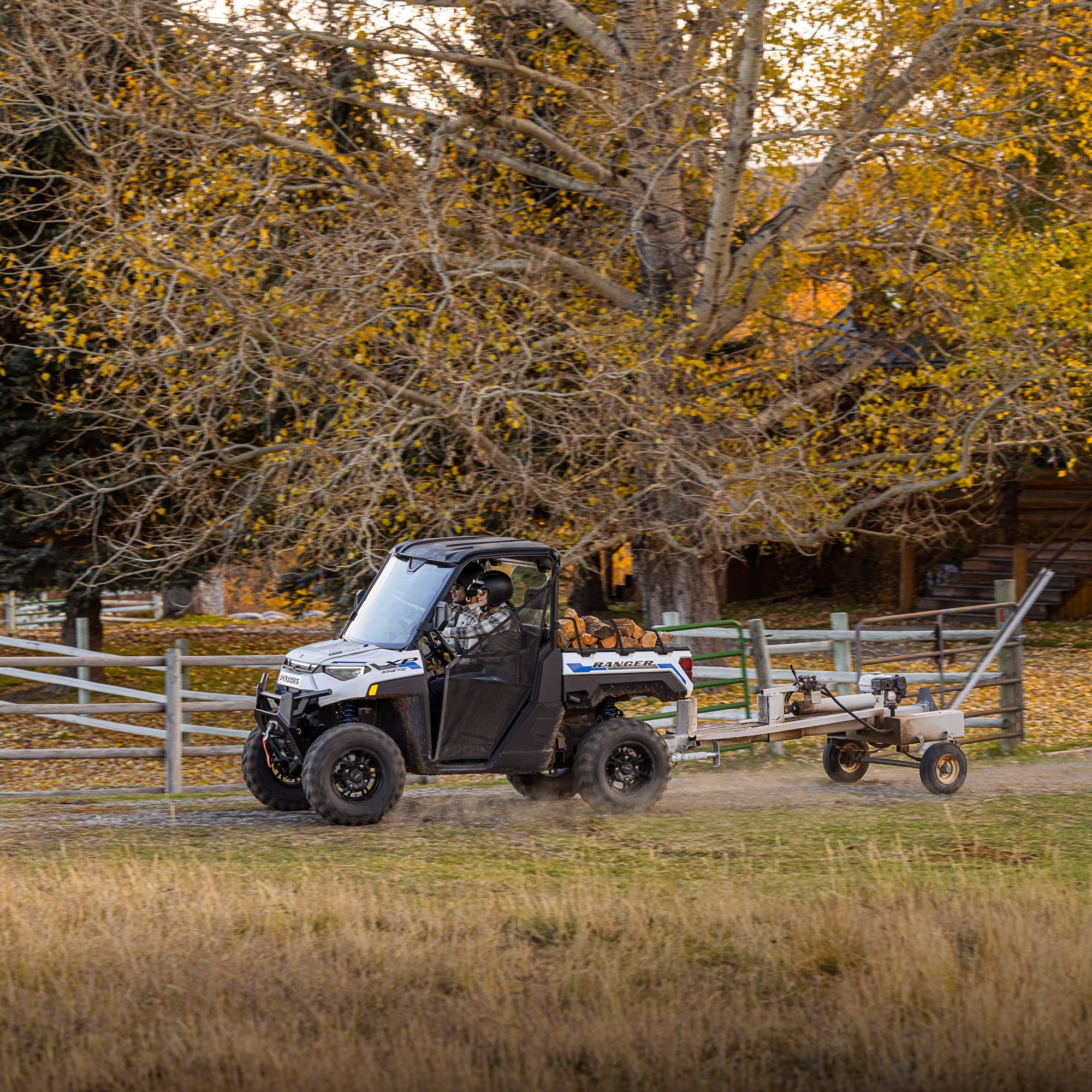 2023-ranger-xp-kinetic-icy-white-pearl-image-riding_SIX6631_05107 2023-ranger-xp-kinetic-icy-white-pearl-image-riding_SIX6631_05107