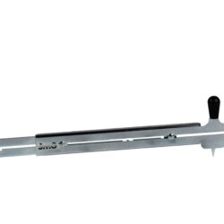 Cutting tool for circular cutting in artificial turf.