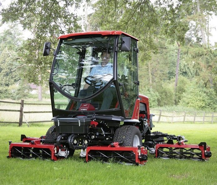 Reelmaster T4240 Heavy Duty 5 Unit Reelmower - Parkland - Lawn & Land  Maintenance and Irrigation Products and Services