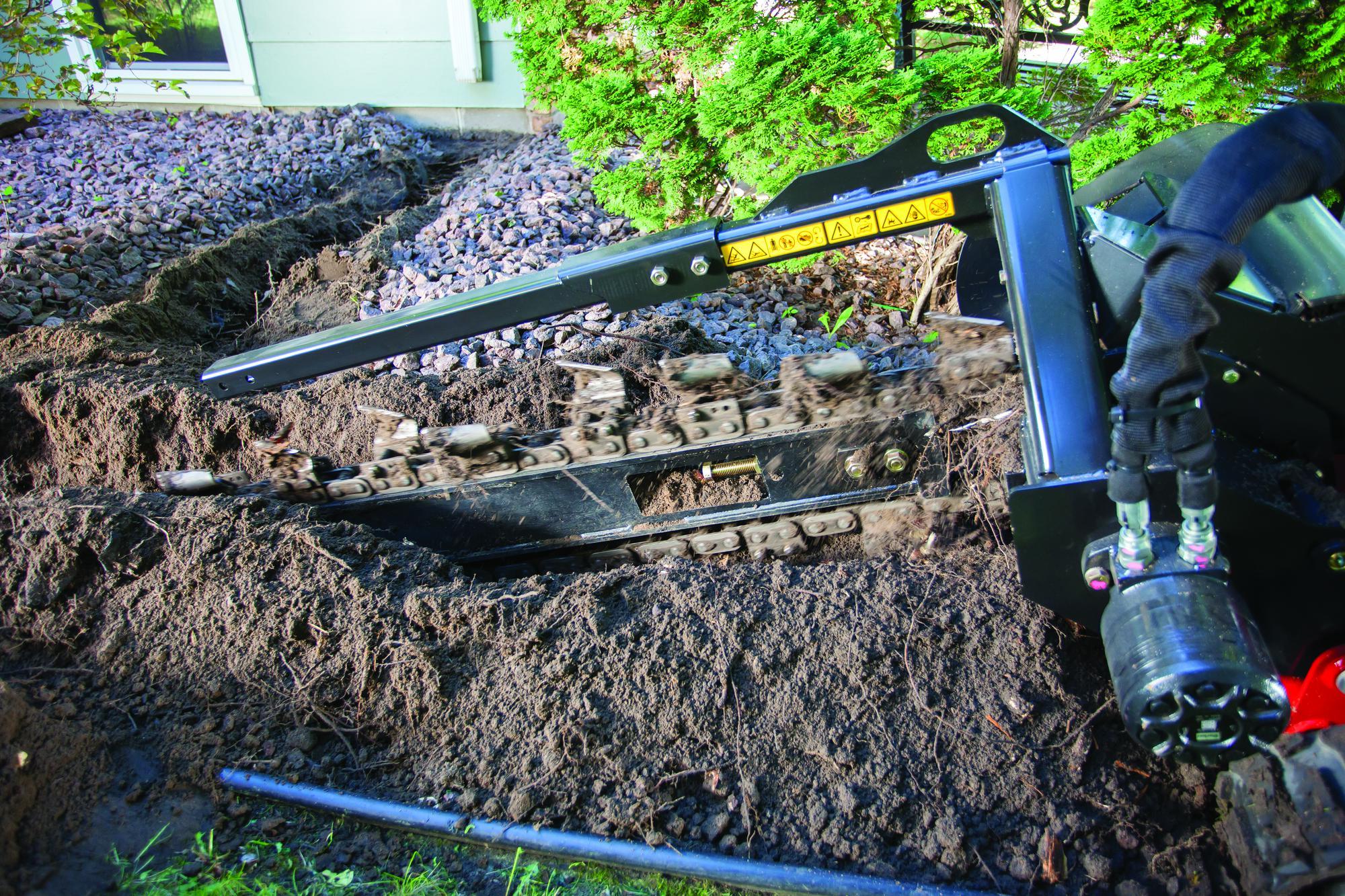 sw19_4296s_22984_trx300_0895 Trencher in soil