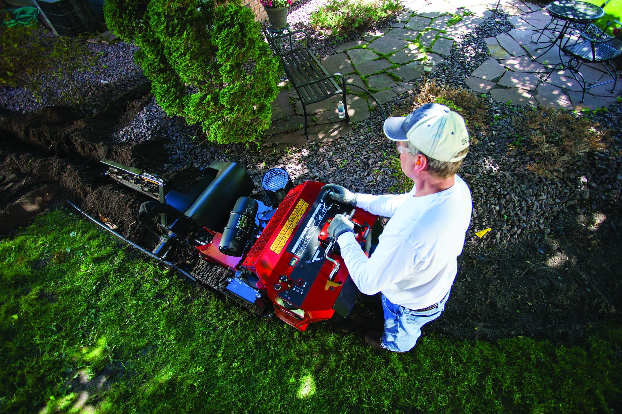 sw19_4296s_22984_trx300_0930 Trencher in garden