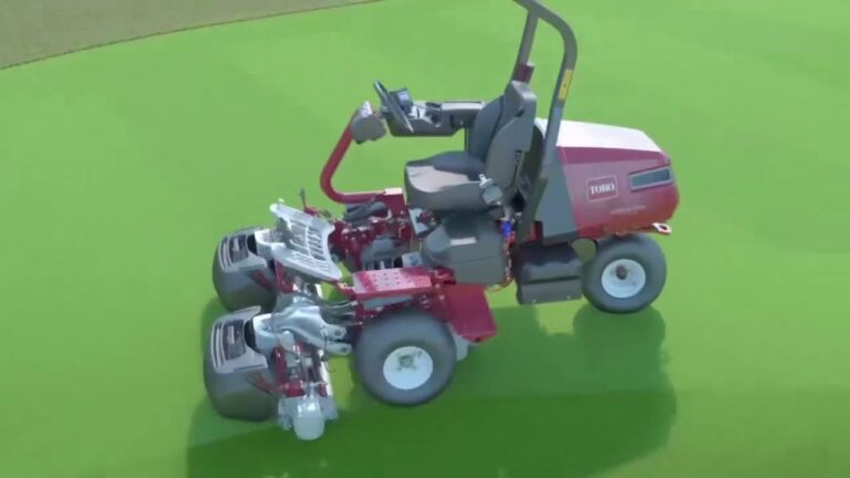 Greensmaster® eTriFlex 3360 – Electric-Drive Riding Greensmower