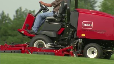 Toro® Groundsmaster® 4000-D – Easy Operation